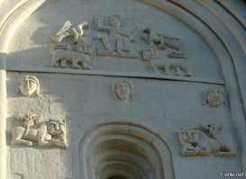 Левую нижнюю зверюгу срисовали, и всё... За 390 т.р! Молодцы, мать их!