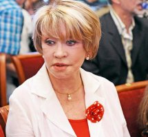 Хорошо, что хуже не стало - актрисы-то неплохие!.. Было бы обидно (как в этом случае):