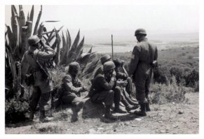 "Auf Kreta, Im Sturm, und Im Regen" 
марш паратруперов.