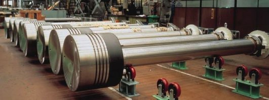 Вот тоже вполне себе необычные двигатели: который побольше Вартсиля, поменьше - М-500 компоновки "звезда" для ВМФ