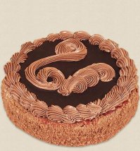 Из моего детства помню "Гусиные лапки", "Вацлавский" с карамелью по бокам и верху...и шоколадная "Марика". Сейчас торты а ля СССР можно купить в кондитерских "Север" в СПб. Каждый раз когда в питере бываю, привожу торт домой. И еще "Киевский" от Рошен шикарный.