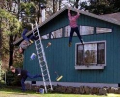 Ох.у.енно весело. Я так месяц назад ногу сломал, до сих пор в гипсе шкандыбаю.