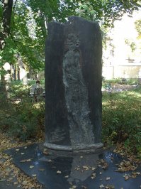 Вот не помню, Питер знаю плохо, тем более, что уже почти 10 лет прошло с тех пор.. Там ещё какой-то музей или выставочный зал внутри этого дворика. Если вы из Питера, то может быть поймете, что это за место по фоткам (все фотографии сделаны именно в нём):