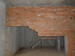 Очень грамотный демонтаж-снизу вверх,профи именно так и делают