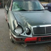 Знаем, были... очень повезло что ехал один и лосиха почти проскочила. По статистике удар в лося со скоростью 70км/ч и выше смертелен для передних пассажиров. И если не успеваете остановиться, то бейте в заднюю часть, у лося весь вес спереди.