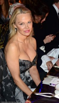 Памела Андерсон