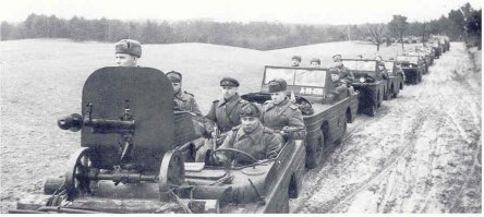 Немного не в тему-форсируют на американской же амфибии ФОРД ГПА