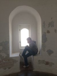 Да, удалось побывать и в ростовском кремле, где проходили съемки "Ивана Васильевича" Впечатлило. Кстати, там, на территории кремля, местные, частенько, отмечают свадьбы, разбив шатер )))