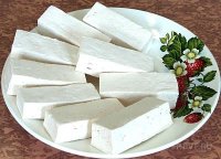 У нас есть похожее, правда мы свои рецепты испортили, например салат Оливье, хотя это спорно, ведь он сам был французом. Но другое, что по мне настоящее кощунство это пастила.
Вот пастила которую ели наши предки


И та, что придумали в СССР и решили назвать так же. Замечу, я не против нее, наоборот люблю, но это не пастила, а что-то другое.