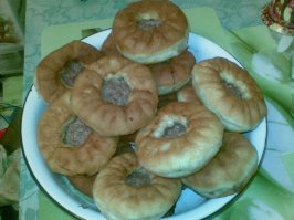 Мне больше нравятся "Пирожки с котятами", их ешь, а они мяукают.