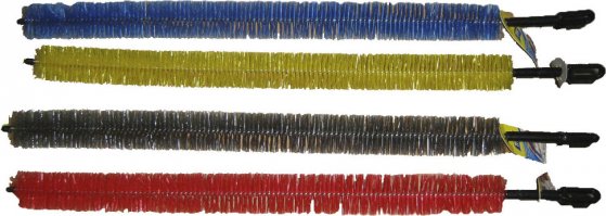 Щётки для чистки батарей, думаю пролезут, они гибкие, удобно))