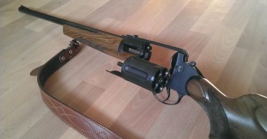 Вот охотничий вариант этого пистолета:
ружьё револьверного типа МЦ-255 пятизарядное гладкоствольное