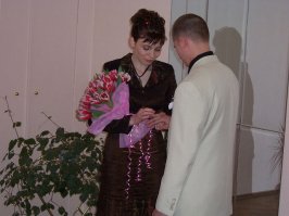 Эт моя свадьба (в этом году 10 лет). Другой фотки не нашла чёт((