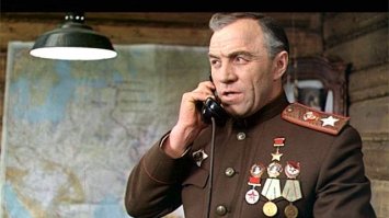 Михаил Ульянов в образе маршала Жукова.