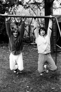 А это наши поцаны с раёна.