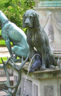 Поэтические и изящные скульптуры, дополненные струями воды