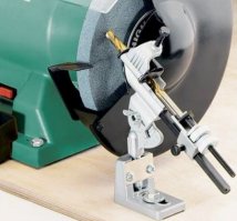 Заточной станок для сверел сначала возбудил, но после просмотра цены всякое желание пропало :) Сам по себе девайс на десять заточек, потом на камне образуется выработка, пропадет угол и деньги выброшены на ветер!!! 
Для заточки лучше взять такую приблуду, дешево и уж точно долговечнее :)