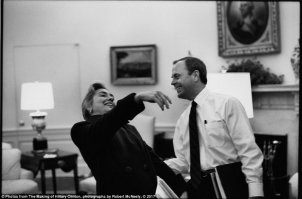 Медведев, походу, уже тогда в США за Айфонами гонял к президенту США.