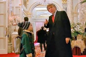 Афигеть, оказывается - это круто, когда актеры, играющие "исторических личностей" еще на них и похожи ... данунах!

Ну, тогда вот - самый крутой актер в образе "исторической личности" ... и, главное - похож, ведь, собака ... на 100 % :)

PS Фильм: "Один дома -2"