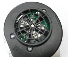 У меня Вайлант 36квт. Так вот, при минус 30 погорел вентилятор, который стоит 17000р. Выбора не было купил. Иначе всё замерзнет... Потом сам стал ковырятся, а там сгорел резистор(предохранитель). А плату не ремонтируют, надо покупать всё в комплекте.