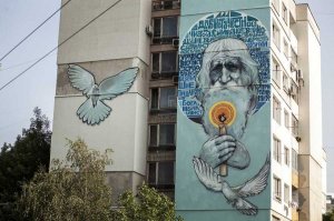 "Дедушка Добри", София, Болгария. Год назад група молодых людей начали рисоват болгарские герои, да и просто хорошие люди по всей столице... Несколько работ.