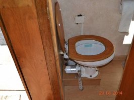 Почему эти строки сразу на ум пришли..

"Я тут недавно даже подумал
Об унитазе с турбонаддувом.
Вот бы мне вот бы такой унитаз,
Я бы стал есть больше в несколько раз.
Я не боюсь ни дождя ни града.
Куда не приду я, везде мне рады.

Эй, толстый!"
(Уматурман)