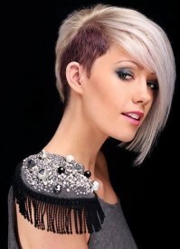 Мода — такая мода. Сейчас, кстати, не лучше.