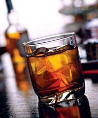 Даже,если спирт замерзнет,
Никогда его не брошу.
Буду грызть его зубами,
Потому что он хороший.