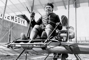 УТОЧКИН Сергей Исаевич (1876-1916)