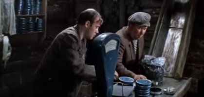 Тоже мне удивили... Вот сюжет "Ты мне - я тебе" (1976). И это тоже тайная комната...