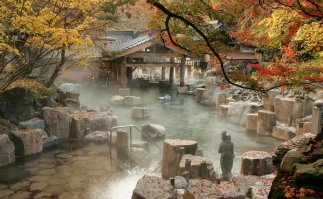 Мила 
Добавлю - Японци умудряются иногда  и  без денег...
 Дык  в обучения Япов  исторически входя  уроки  красоты.  Щас в школьную прорамму  входят, раньше  иначе учили.
 Быдло  не  способное  собрать  эстетически привлекательный  букет, расставить блюда, выбрать цвет одежды или покраски  считаються  там убогими  и даже  в шестёрки  местных  банюков  таких  не пустят ибо  хуже  дурачков.
 У  нас так  не принято и  небыло принято  никогда. собственно как  и в европе  по большому счёту. Это чисто азиатское.