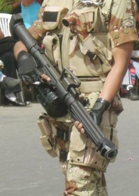 Бессистемная какая то подборка.
Мне вот интересно что это за вундервавля, то ли гранатомёт то ли дробовик?