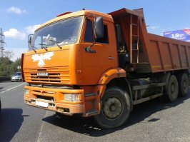 Не стоит так категорично утверждать. Все зависит от ситуации, скорости и обстоятельств. Вот моя жертва Камаза и сам Камаз. Так что по разному бывает.