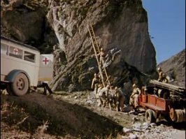 Семилетний мальчик два часа провисел на скале в ожидании спасателей!