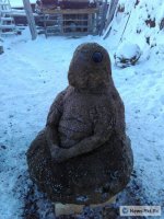 Совершенно не верно!
Автор ничего не должен доказывать. Достаточно начать судебное разбирательство и оно 100% будет выиграно.
Другое дело - нужно ли это автору.
"Ждун" уже продан и деньги за него получены.

Нарушение авторского права подразумевает использование произведений науки, литературы и искусства, охраняемых авторским правом, без разрешения авторов или правообладателей или с нарушением условий договора о использовании таких произведений.

В соответствии со ст.1257 ГК РФ "Автором произведения науки, литературы или искусства признается гражданин, творческим трудом которого оно создано. Лицо, указанное в качестве автора на оригинале или экземпляре произведения, считается его автором, если не доказано иное." Законодательства других стран, подписавших Бернскую конвенцию об охране литературных и художественных произведений, имеют аналогичные нормы. Таким образом вводится понятие презумпции авторства и устанавливается заявительный характер авторского права.
---------------------------
Якутский скульптор слепил Ждуна из навоза.