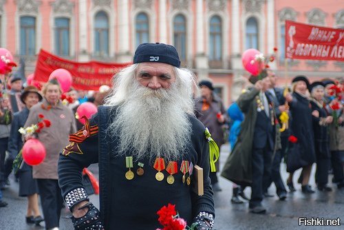 Похож однако...