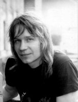 Эт он в бак с химией попал! Так-то он нормальный был :)



А вот в старости - до чего ж страшный!... Как *опа колдуна!