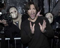 Вот ещё товарищ, который хоть и не взобрался на актёрский Олимп, но в ужастиках поснимался, сейчас промышляет охотой.)))