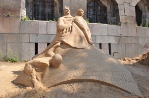 Нет, ну что сказать, если на фестивале песчаных скульптур того же Спайдермена заломали, казалось бы, союзники в борьбе со злом:) (Снято у Петропавловки)