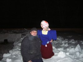 Вот она, масленица. Ежегодная. Каждый год приходится искать новый лифчик, кофточку и юбочку.