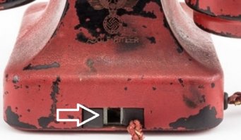 Старые технологии, чё. Хотя гнездо под разъём RJ45 есть ;)