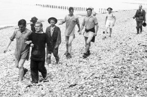 почему без штанов?