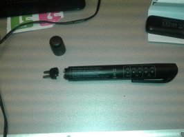 Заказывал недавно такой тестер. Мерять-то меряет но сделано из такого ужасного пластика, что он у меня развалился на пять частей когда закрывал колпачок.

Вот фотки из отзывов: