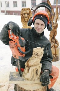 незнал, что у вини-пуха была бензопила...

(в голове моей опилки,да-да-да.)