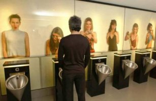 Прикольно. Вот у людей работает фантазия. А это фото я сделал в одном из баров на Тенерифе.