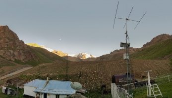 А вот возле Алма-Аты две станции.Мынжилки и Туюксу.Там офигенно и зимой и летом. Ночевали там несколько дней.