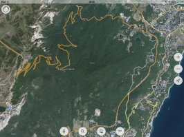 Места красивые. В следующий раз рекомендую автору прокатиться из Ялты до Бахчисарая по старому Бахчисарайскому шоссе. Ялта-Виноградное-Высокогорное-Охотничье ну и далее. Вот где перевал! (Высота около 1000 метров) Вот где виды! Ну и до Ай-Петри рукой подать.))