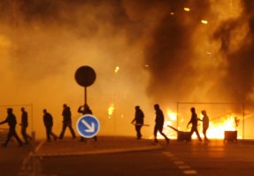 И вот что он будет делать, в не-мусульманской стране, когда вырастит: