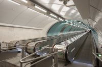 Кроме прогулок по воде, практически всё воплощено. Собственно, и прогулки тоже, отчасти. Вот - движущийся тротуар - переход на метро "Спортивная" -
Побольше шестисот метров.