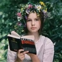 Старый ,толстый козел,пользуясь служебным положением, трахает девчонку несмышленую 13 летнюю,а вся страна как будто не в курсе.Вот это и называется лицемерие,вот из-за этого союз и развалился.